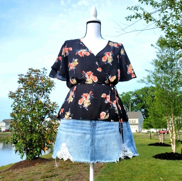 SIENNA SKY Floral Blouse - Picture 14 of 14